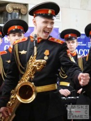 суворовцы-в-метро.jpg