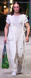 Mercedes-Benz Fashion Week Russia-2019 весна-ARSHA-сумка-сетка-авоська.jpg