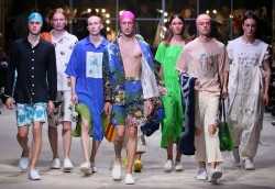 Mercedes-Benz Fashion Week Russia-2019 весна-ARSHA-непромокаемая обувь.jpg